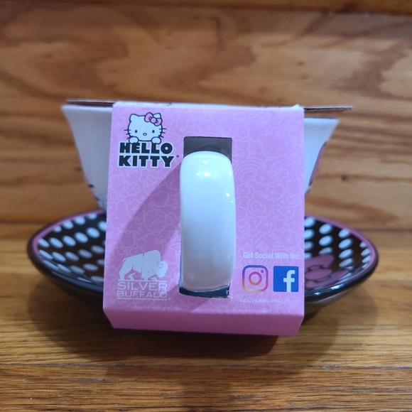 Hello Kitty tea cup and saucer set 12oz - Picture 6 of 7